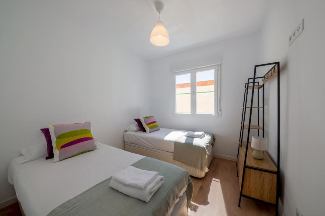 2 Bedrooms 1 Bathroom Furnished - Delicias - Bright - Mintystay Мадрид Екстериор снимка