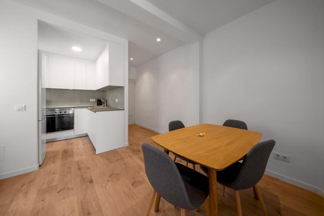 2 Bedrooms 1 Bathroom Furnished - Delicias - Bright - Mintystay Мадрид Екстериор снимка